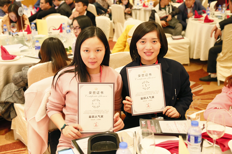 趙以蕊和莫蕙妍榮獲最具人氣獎