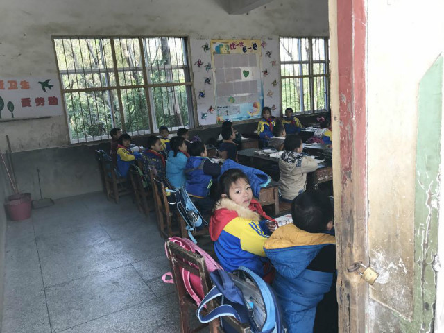 江西省贛州市大余縣新城鎮(zhèn)赤石小學(xué)